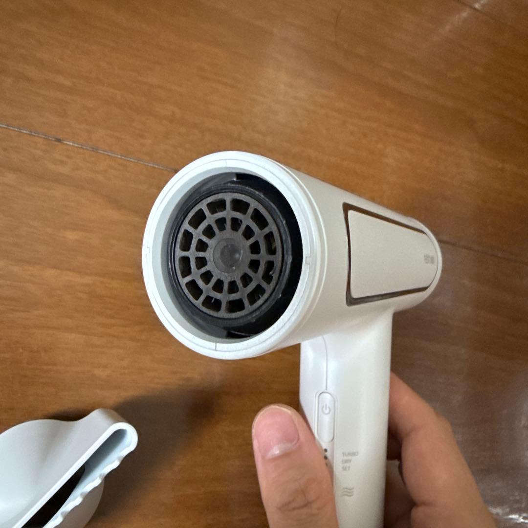 festino フェスティノ　ツヤモイストドライヤー