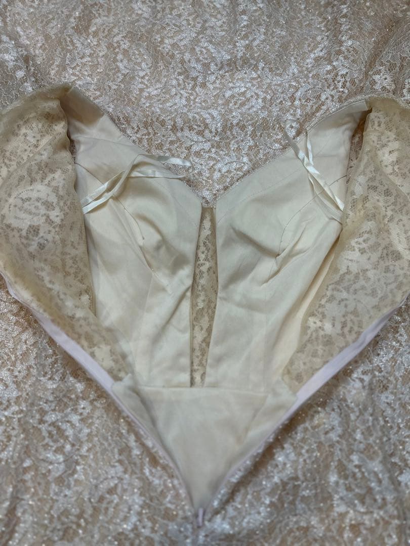 ラメアイボリー レース フレアスリーブ パーティードレス