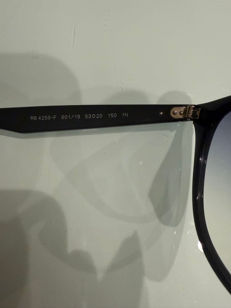 西島隆弘さん・赤西仁さん愛用モデル レイバン RB4259-F 601/19