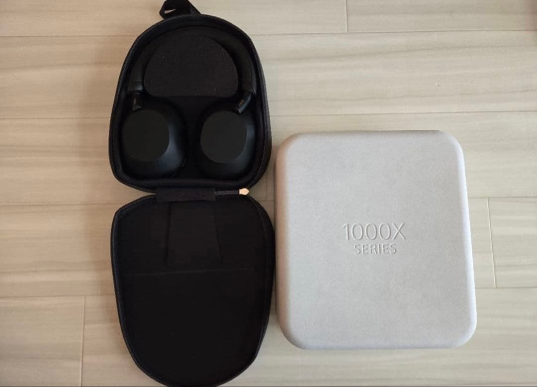 【美品】ソニーワイヤレスノイズキャンセリングヘッドホン WH-1000XM5