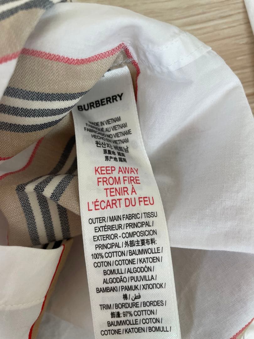 Burberry ストライプ柄シャツ　6y=116㎝