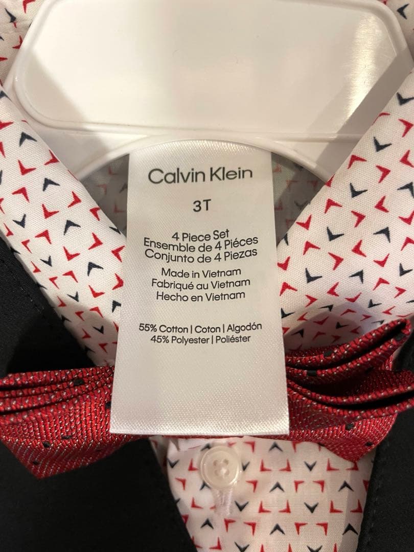 カルバンクライン　フォーマルスーツ 男の子用95-100センチ ブラック系セット