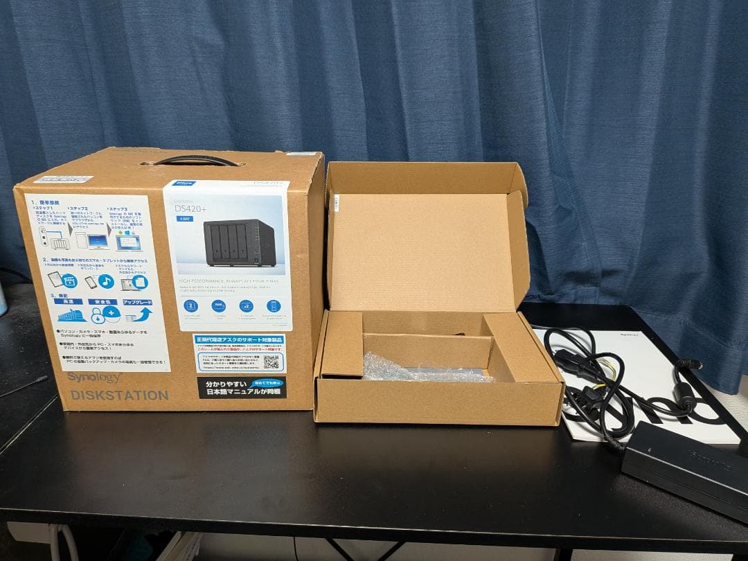 Synology DS420+ & HAT3300-4T ×4 & SSD×2