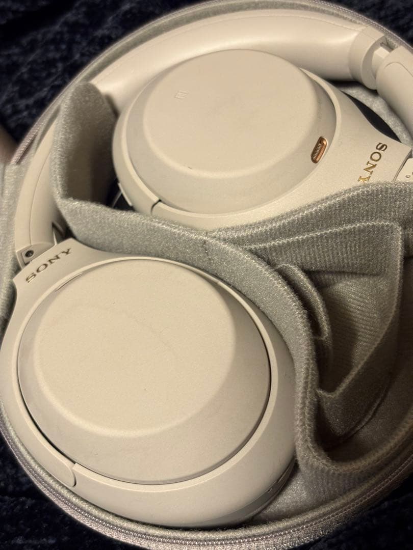 SONY WH-1000XM4 ワイヤレスヘッドホン　箱付き、ケース付き
