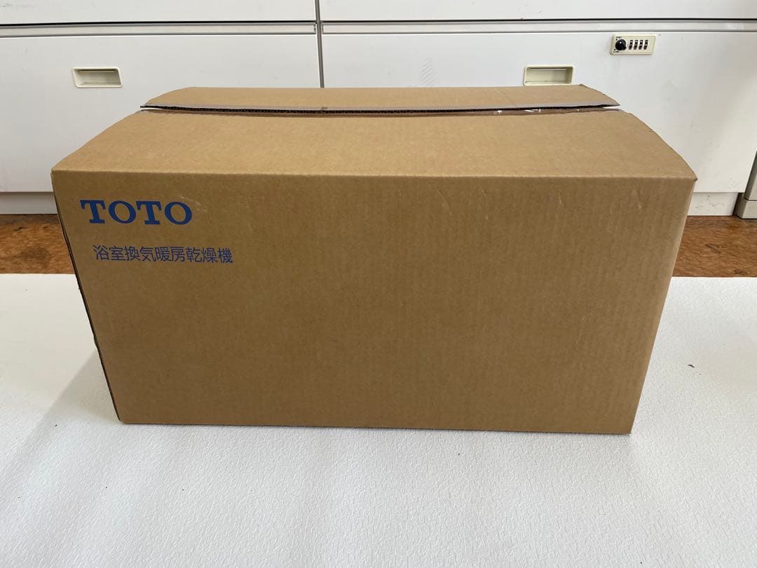 新品未使用　TOTO TYB3111GAS 浴室換気暖房乾燥機