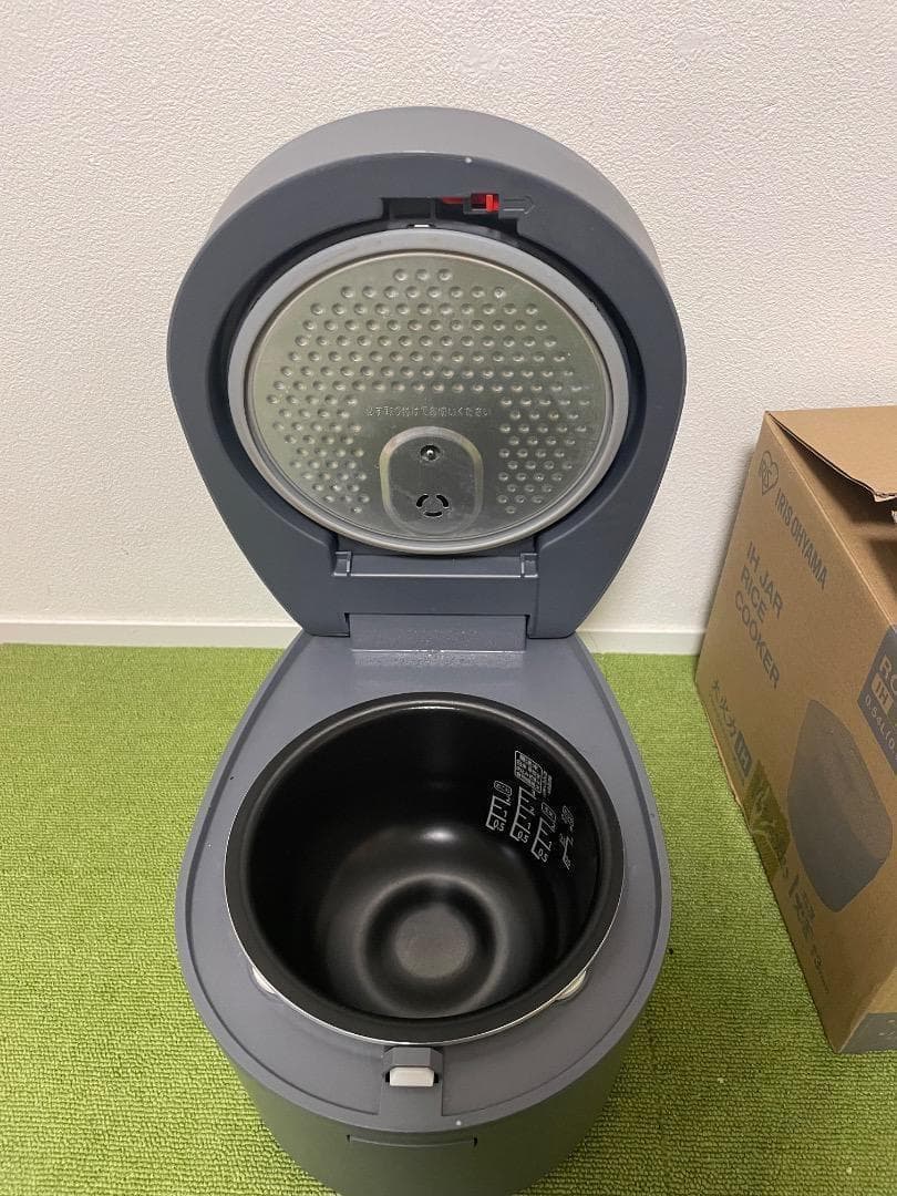 美品 アイリスオーヤマ 2022年製IHジャー炊飯器 RC-IL30-HA