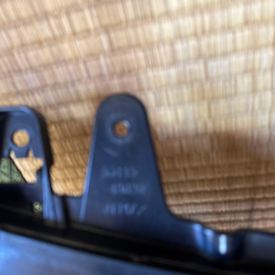 トヨタ　60ハリアー 純正フロントグリル