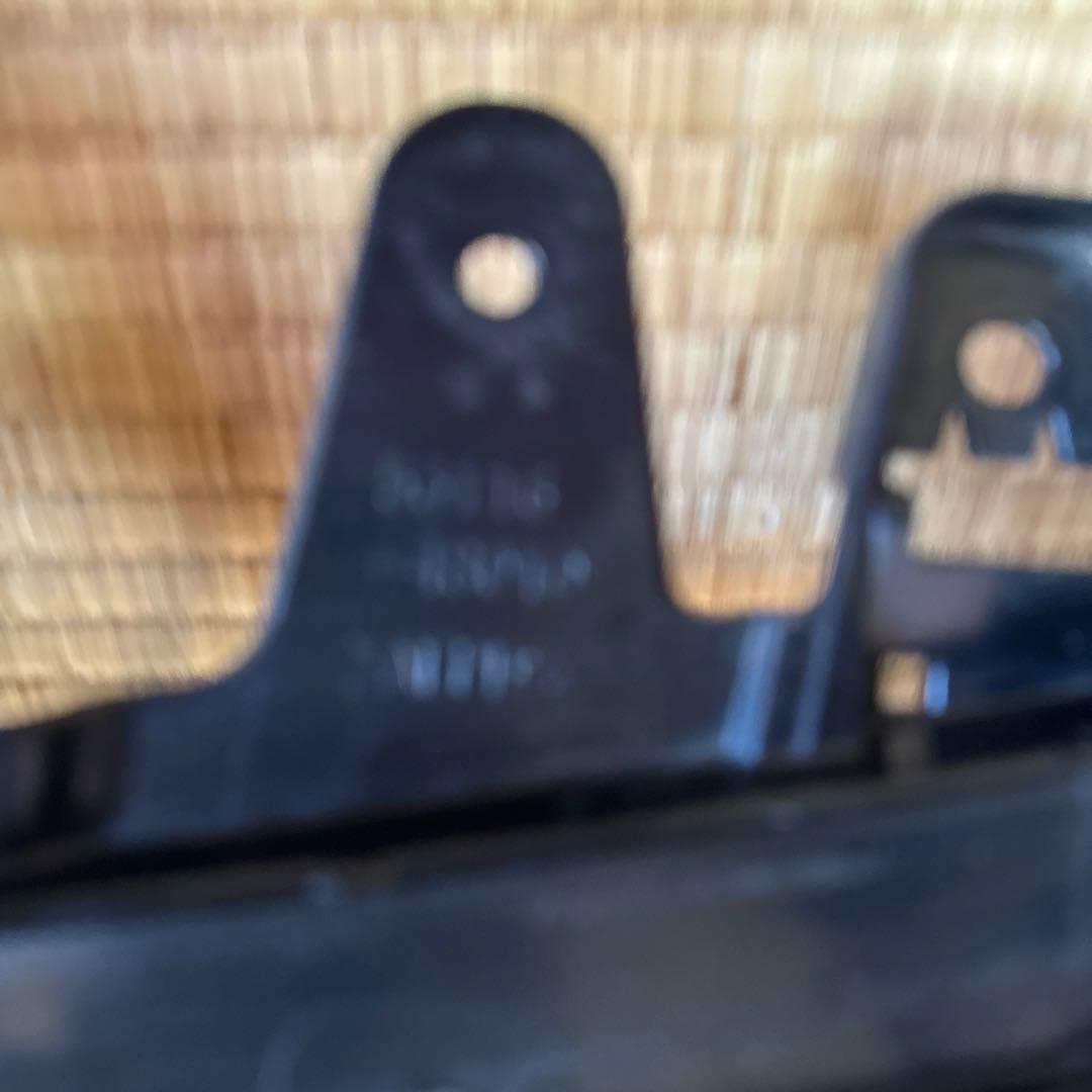 トヨタ　60ハリアー 純正フロントグリル