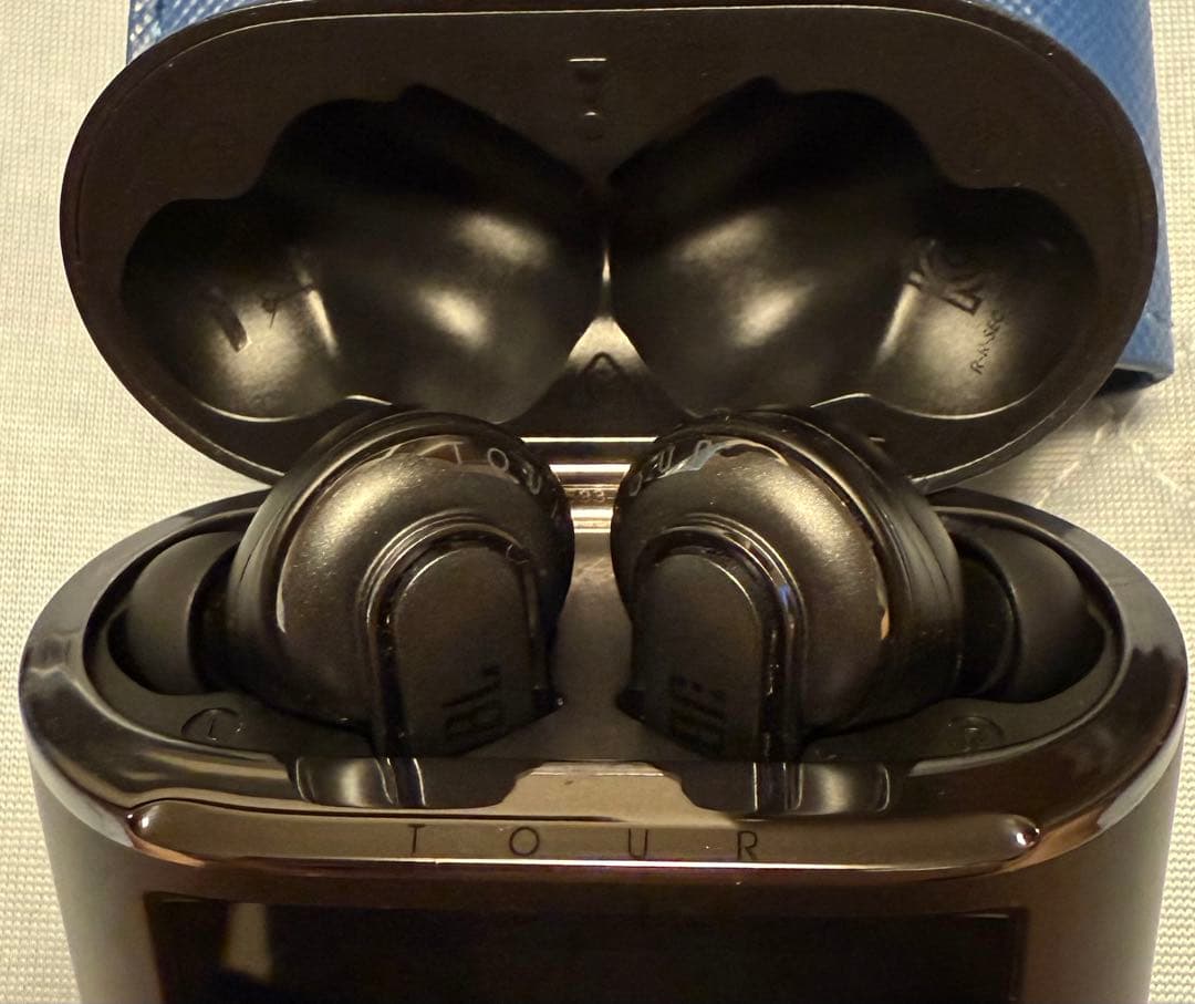 イヤホン JBL TOURPRO2 BLK