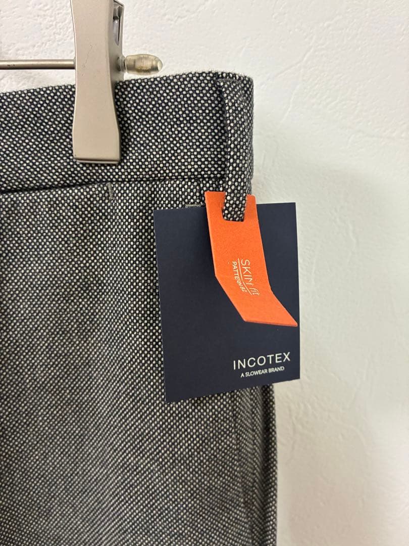 新品タグ付き INCOTEX スキンフィット グレー スラックス 48