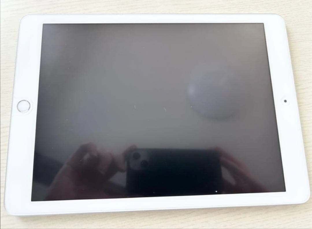 Apple iPad 6世代　128GB シルバー