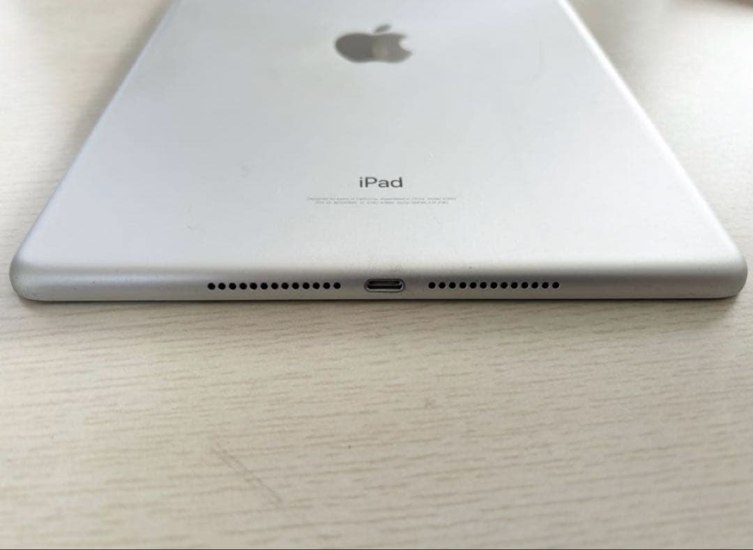 Apple iPad 6世代　128GB シルバー