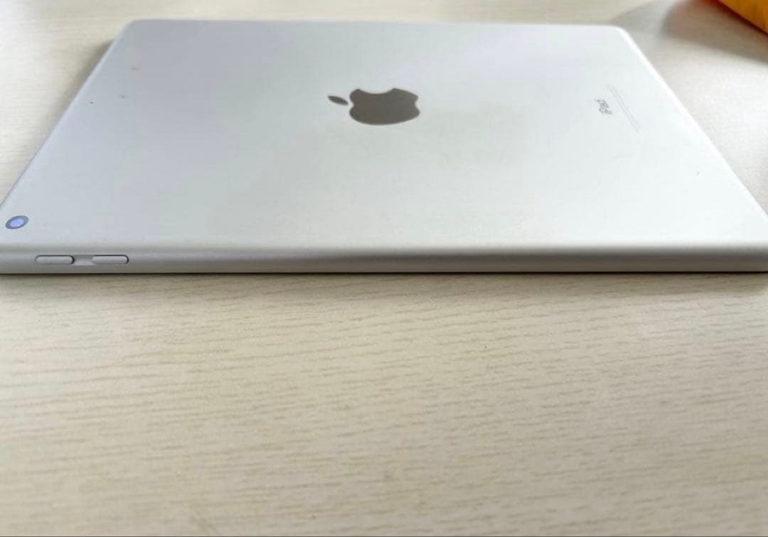 Apple iPad 6世代　128GB シルバー