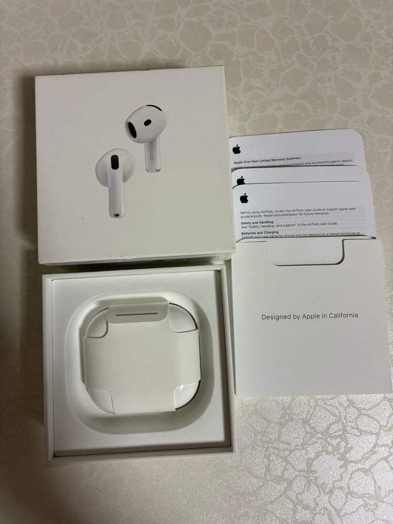 イヤホン Apple AirPods4 noise cancellation
