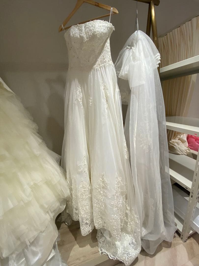 お*ち様 年末セール【美品】韓国風ウェディングドレス