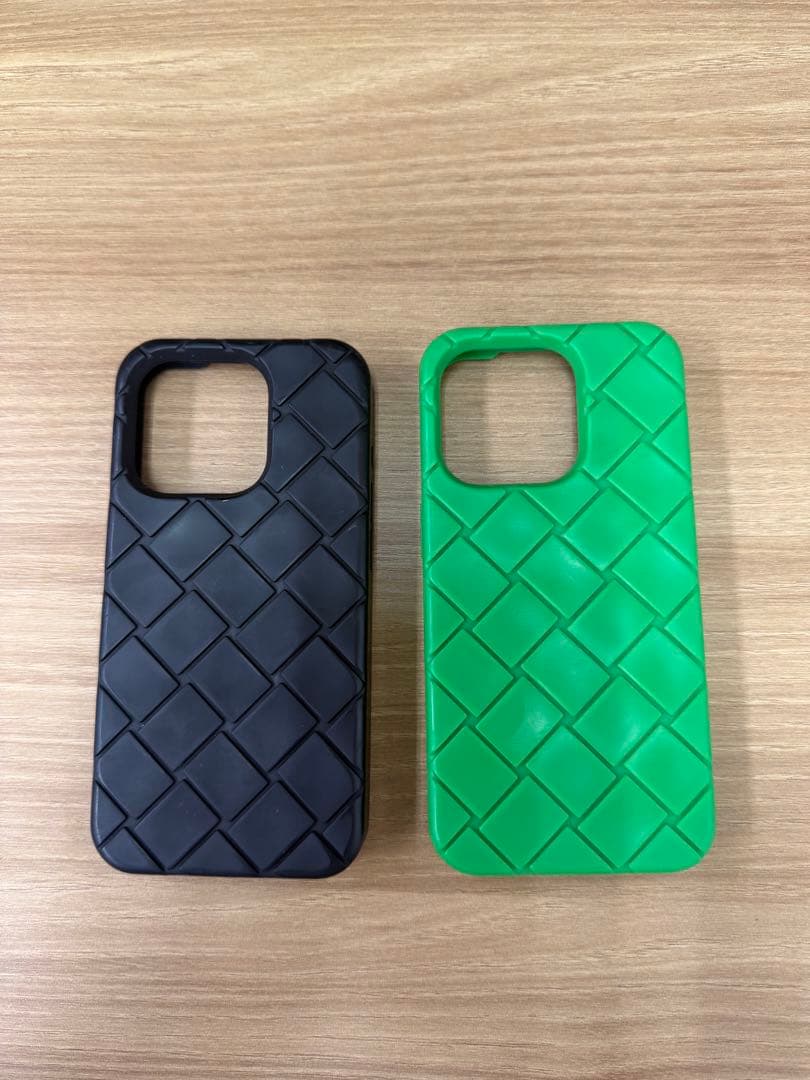 BOTTEGA VENETA iPhone15pro用ケース