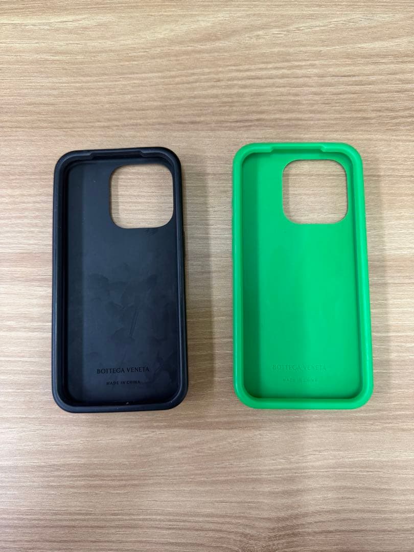 BOTTEGA VENETA iPhone15pro用ケース