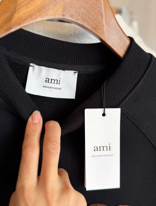 AMI PARISハート刺繍 ブラックスウェット メンズトップス L
