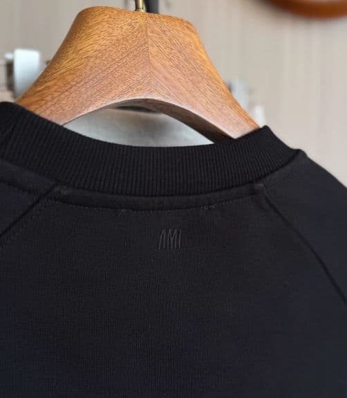 AMI PARISハート刺繍 ブラックスウェット メンズトップス L