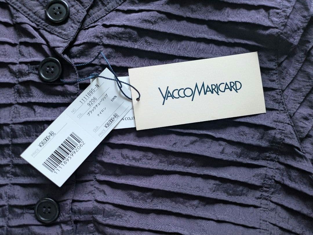 タグ付き。YACCOMARICARD ピンタックシャツ