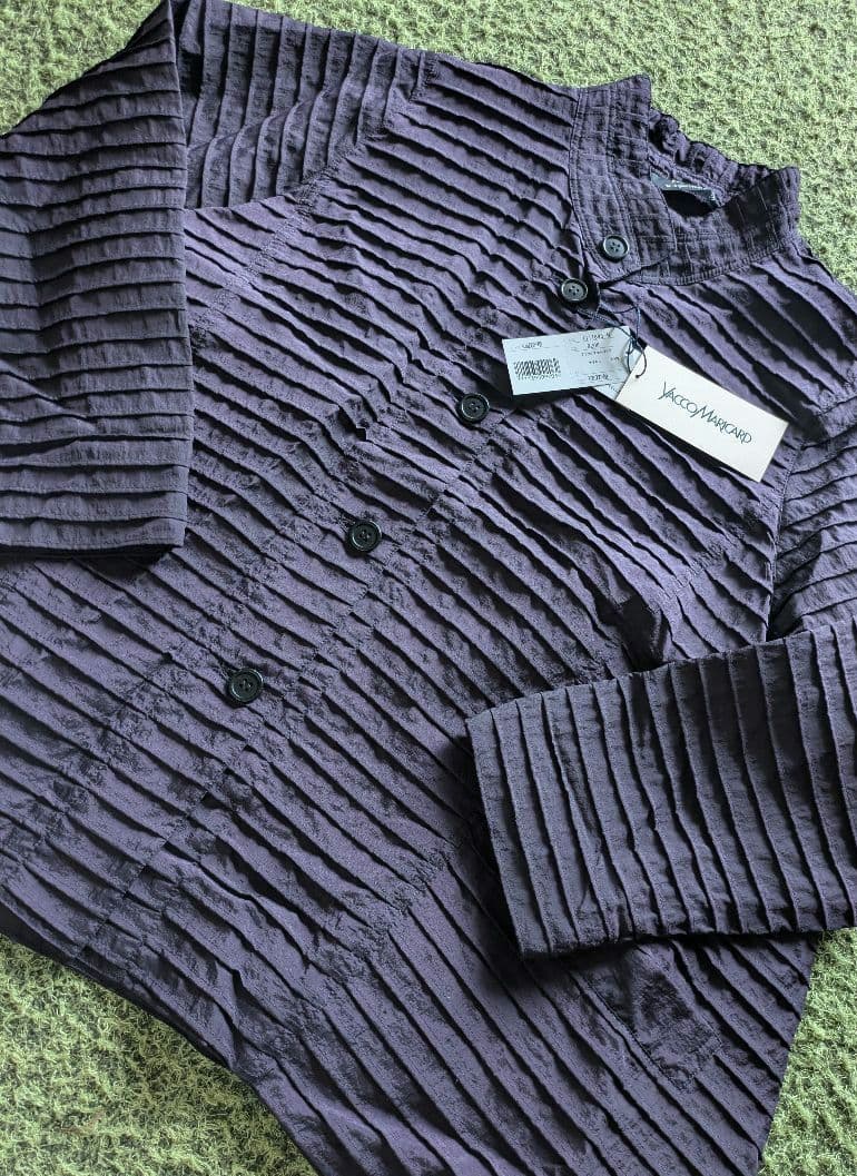 タグ付き。YACCOMARICARD ピンタックシャツ