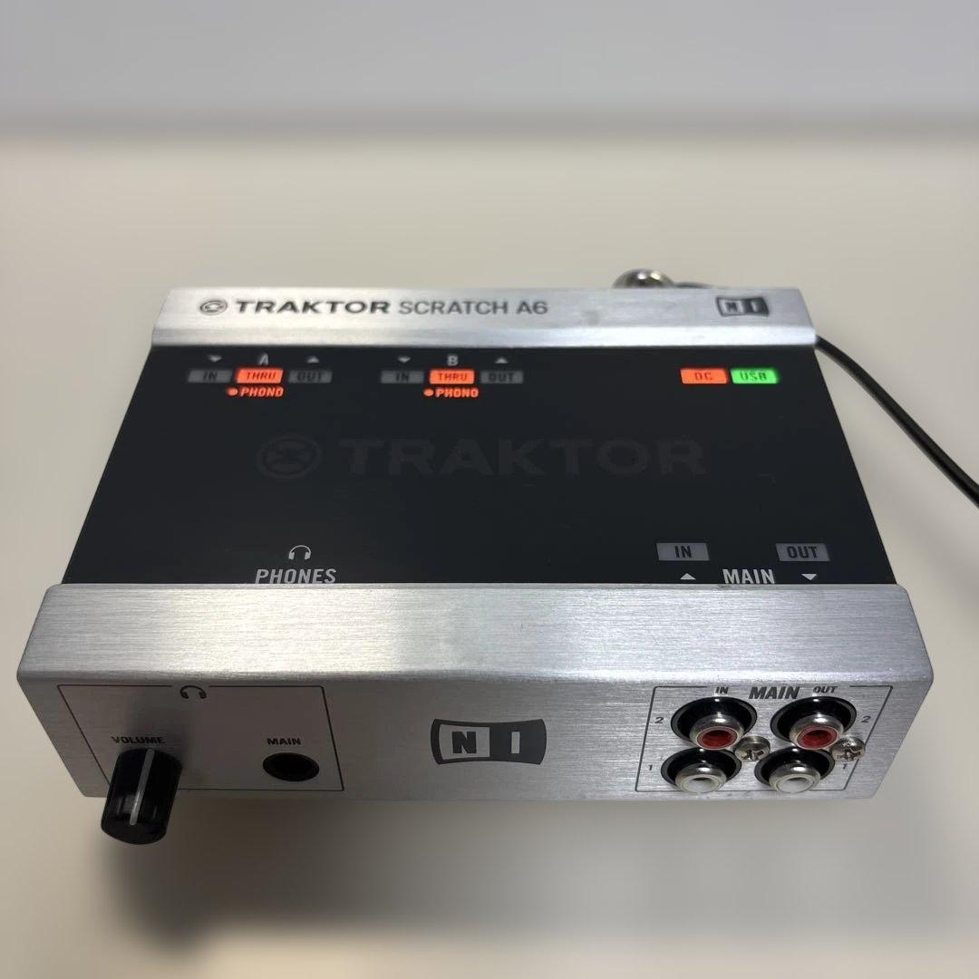 TRAKTOR AUDIO 6 DJオーディオインターフェイス