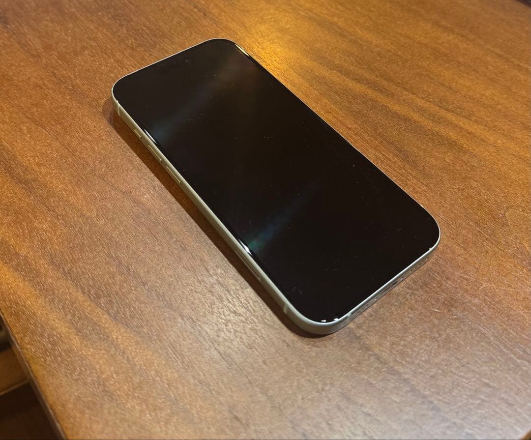 即日発送 【美品】 iPhone 15 グリーン 256GB SIMフリー