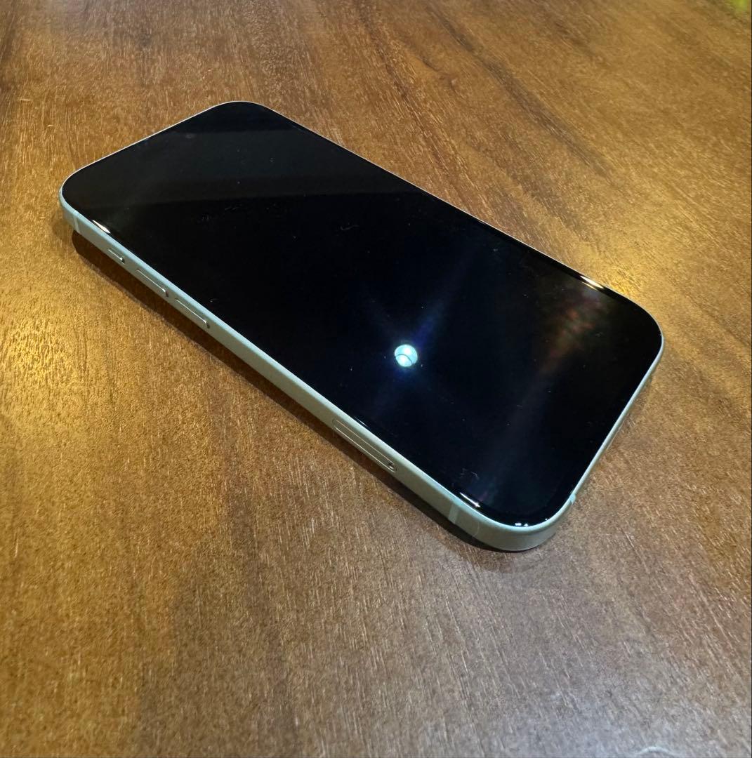 即日発送 【美品】 iPhone 15 グリーン 256GB SIMフリー