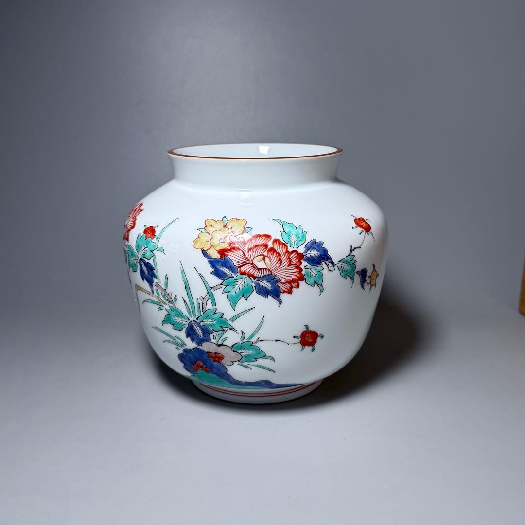 国重要無形文化財指定　十三代　酒井田柿右衛門　錦岩牡丹壺　共箱　栞