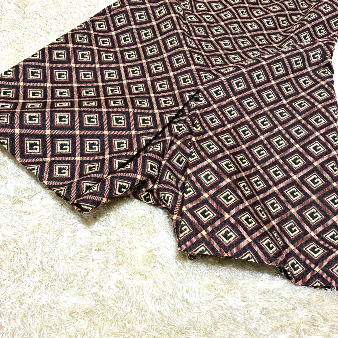 【mimina】ショートジャンプスーツ　ノースリーブ　総柄　新品