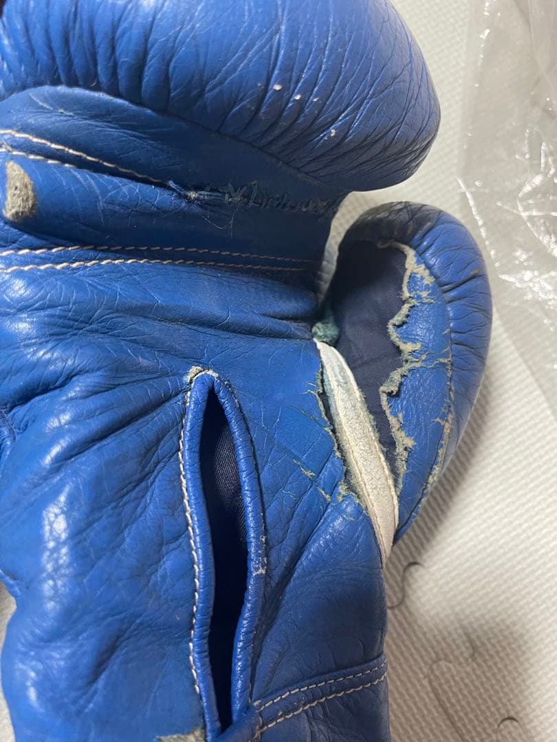 廃盤　Winning ボクシンググローブ 10oz 青