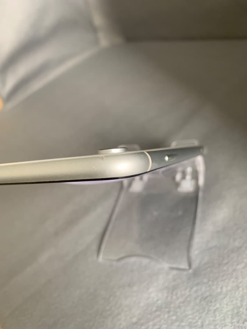 美品　国内版　SIMフリー　iPhoneXR　64GB ホワイト色