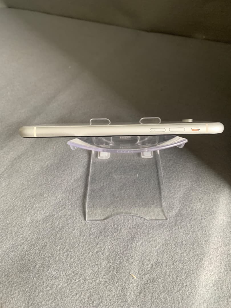 美品　国内版　SIMフリー　iPhoneXR　64GB ホワイト色