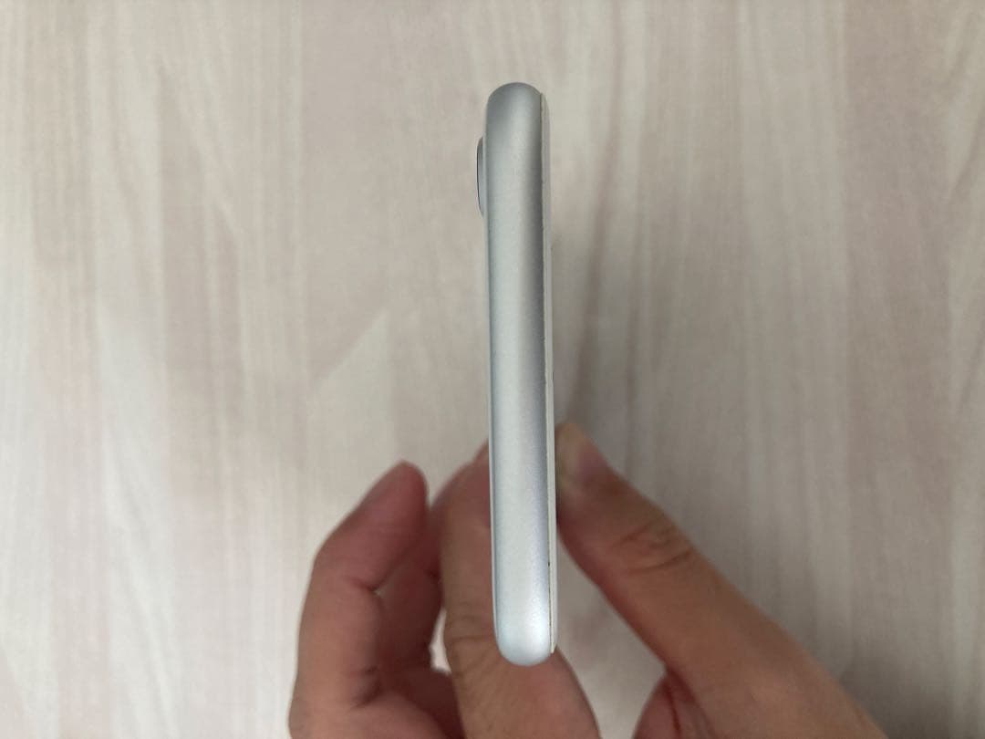 iPhone 8　64GB　simフリー