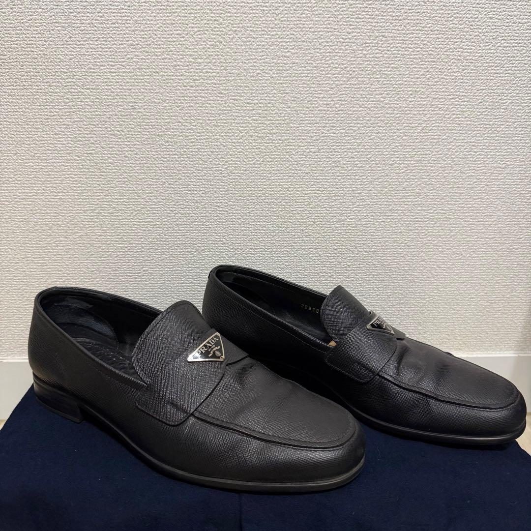 prada ローファー サフィアーノレザー トライアングル 黒 ビジネスシューズ