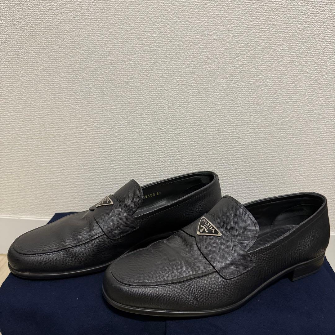 prada ローファー サフィアーノレザー トライアングル 黒 ビジネスシューズ