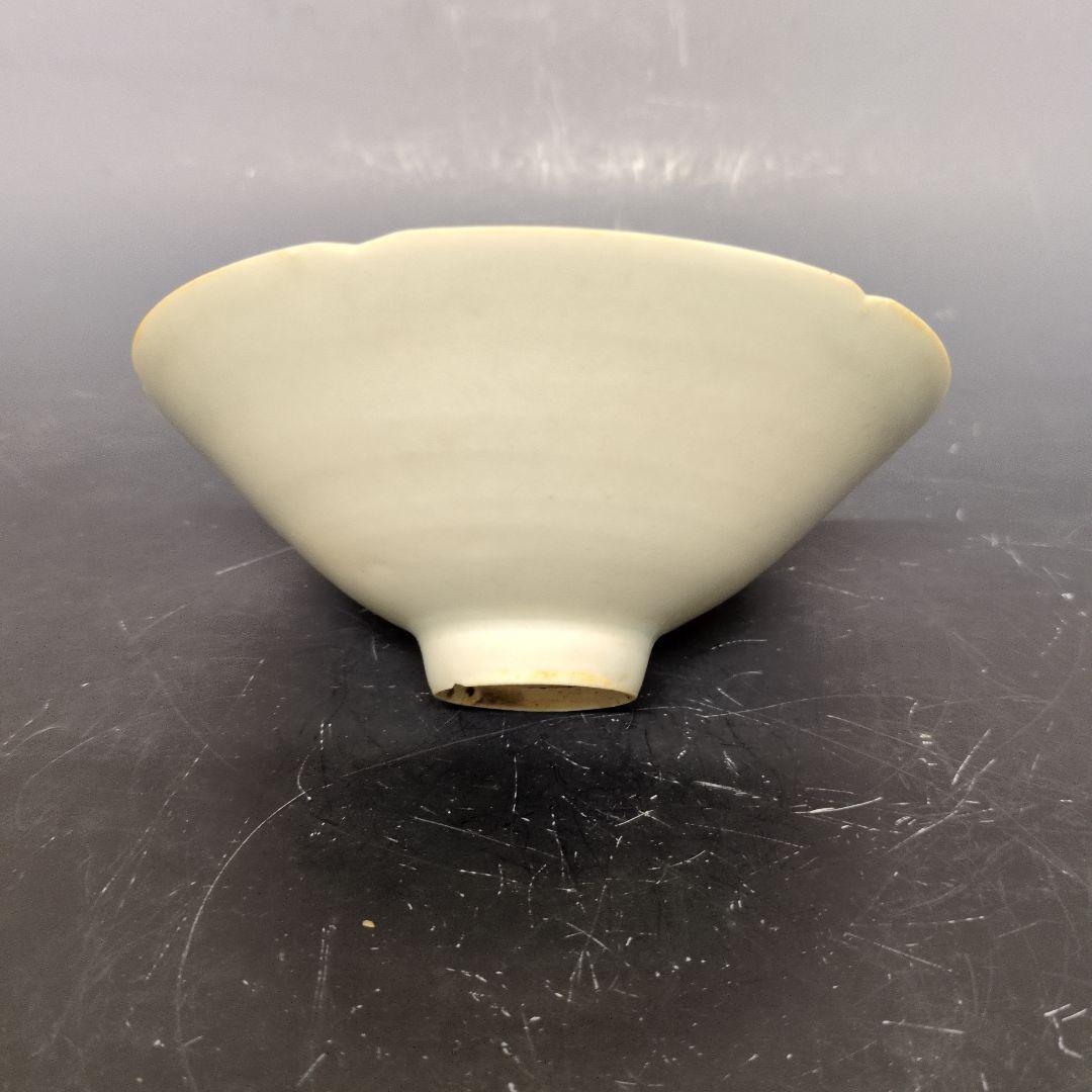 定窯白磁刻文輪碗