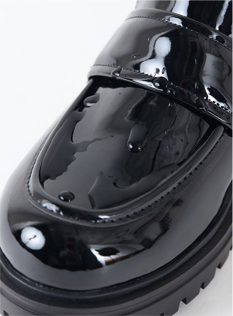 FORME ブラック エナメル レインシューズ