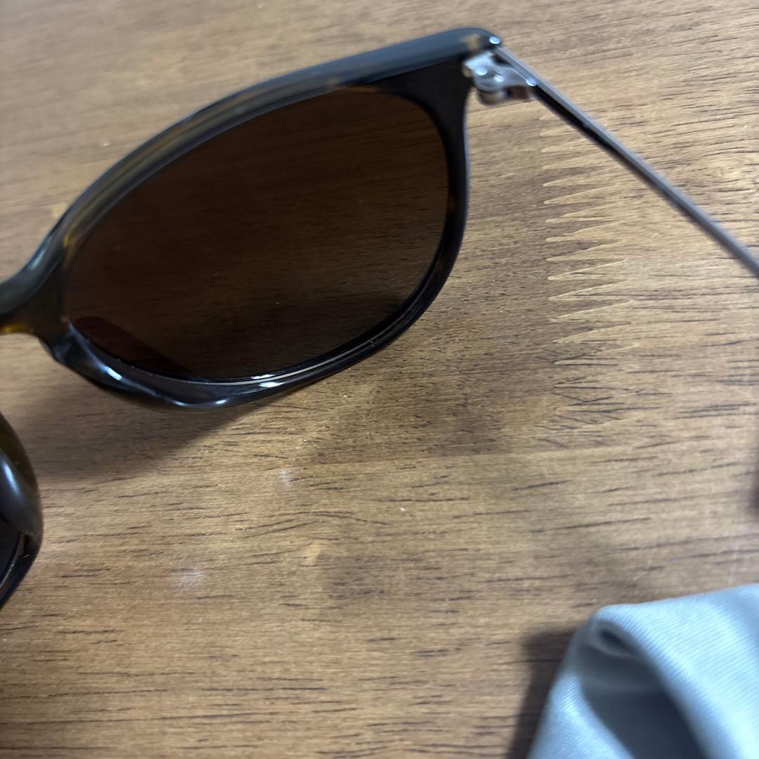 【休日値下げ】レイバン　RB4171F ERIKA 710/T5 偏光サングラス