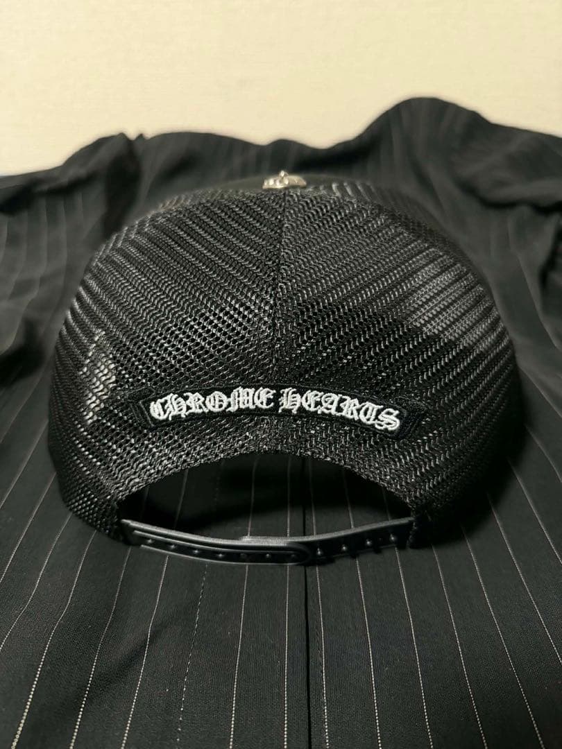 CHROME HEARTS ブラック トラッカーキャップ