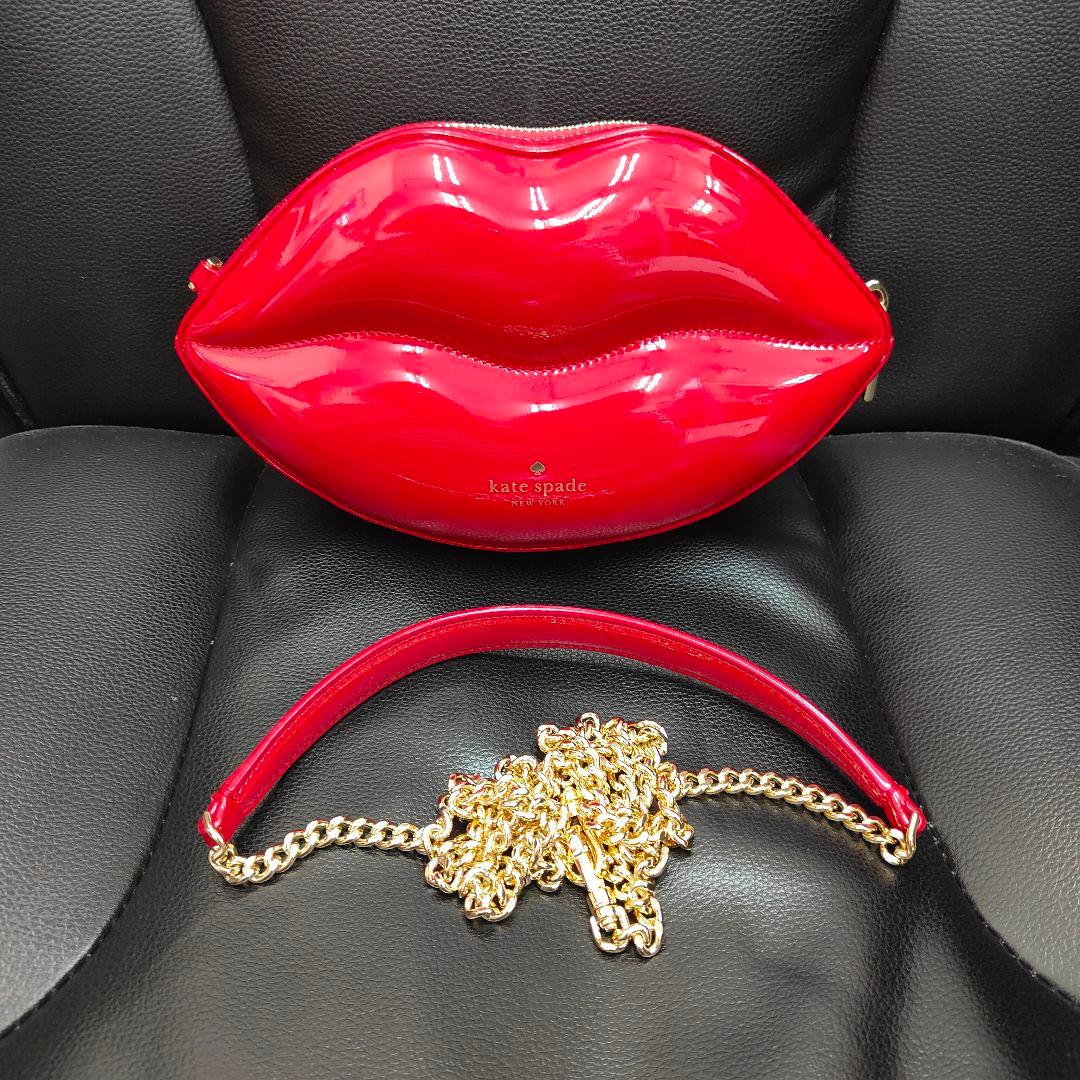 ケイトスペードニューヨーク　3Dリップ クロスボディ バッグ