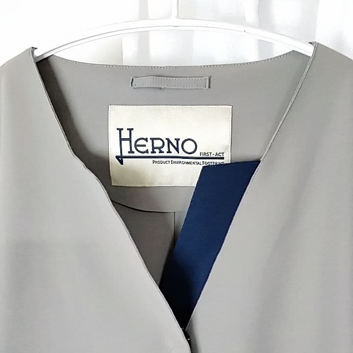 未使用級　HERNO FIRST-ACT ノーカラージャケット　46　イタリア製