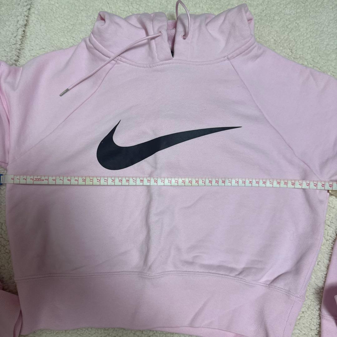 Nike ピンク フード付き クロップドスウェット