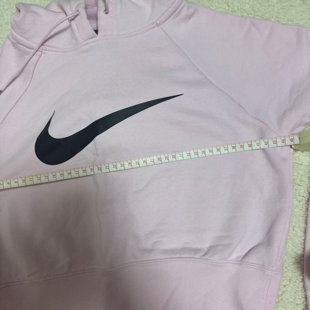 Nike ピンク フード付き クロップドスウェット