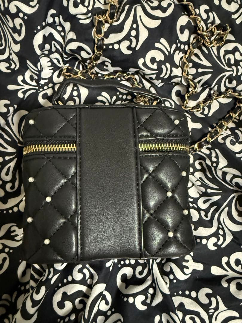 Darich キルティング パール スクエア ミニバッグ BLK