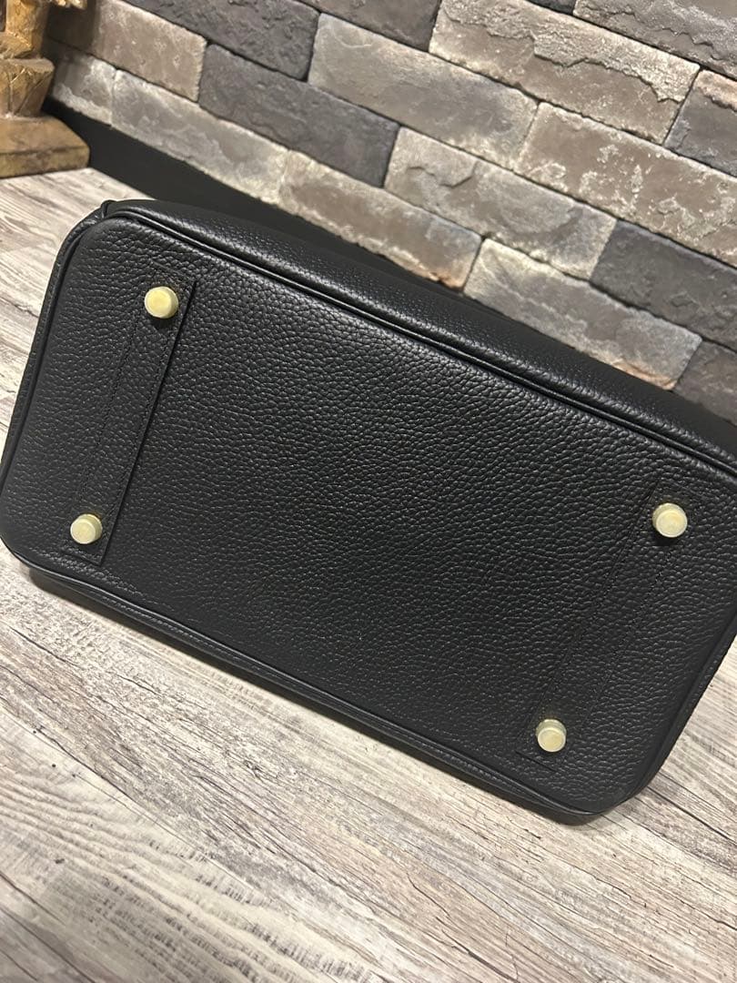 ブラックレザートートバッグ ゴールド金具付き