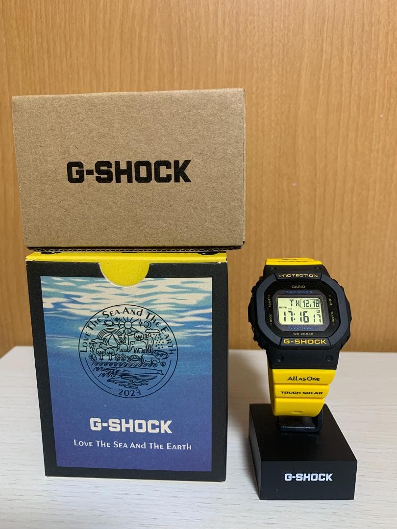 イルクジ 2023 GMD-W5600K-9JR　Gショックスタンド付き