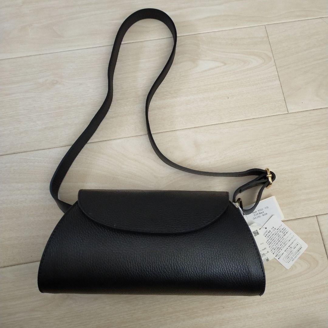 ナノ・ユニバース　レザークロスボディバッグ　AULENTTI