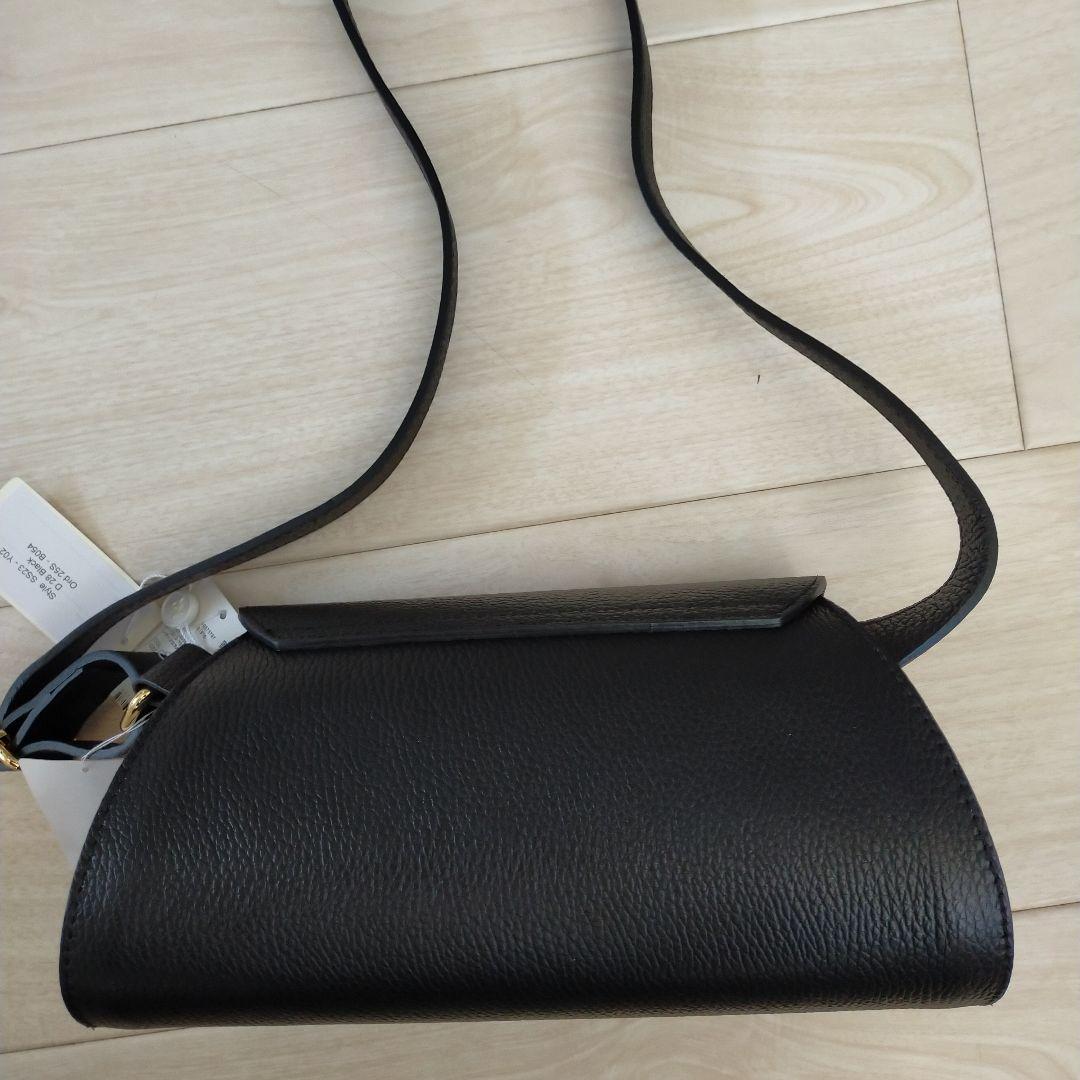 ナノ・ユニバース　レザークロスボディバッグ　AULENTTI