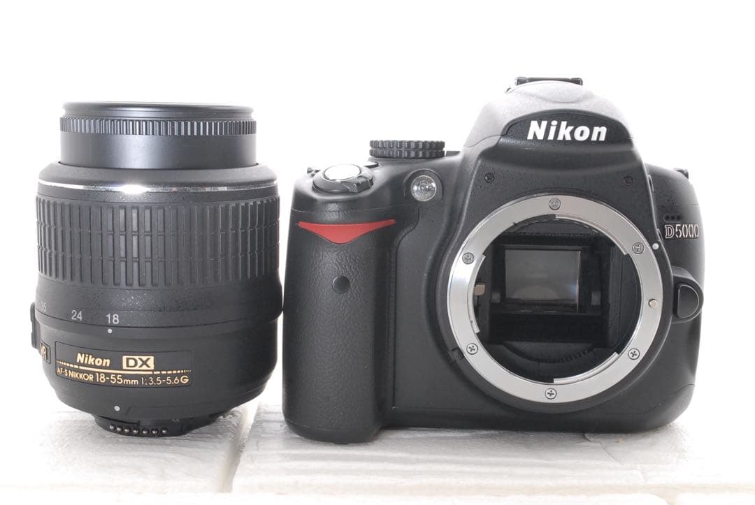 Nikon D5000 レンズセット スマホ転送OK 動画撮影・自撮り可
